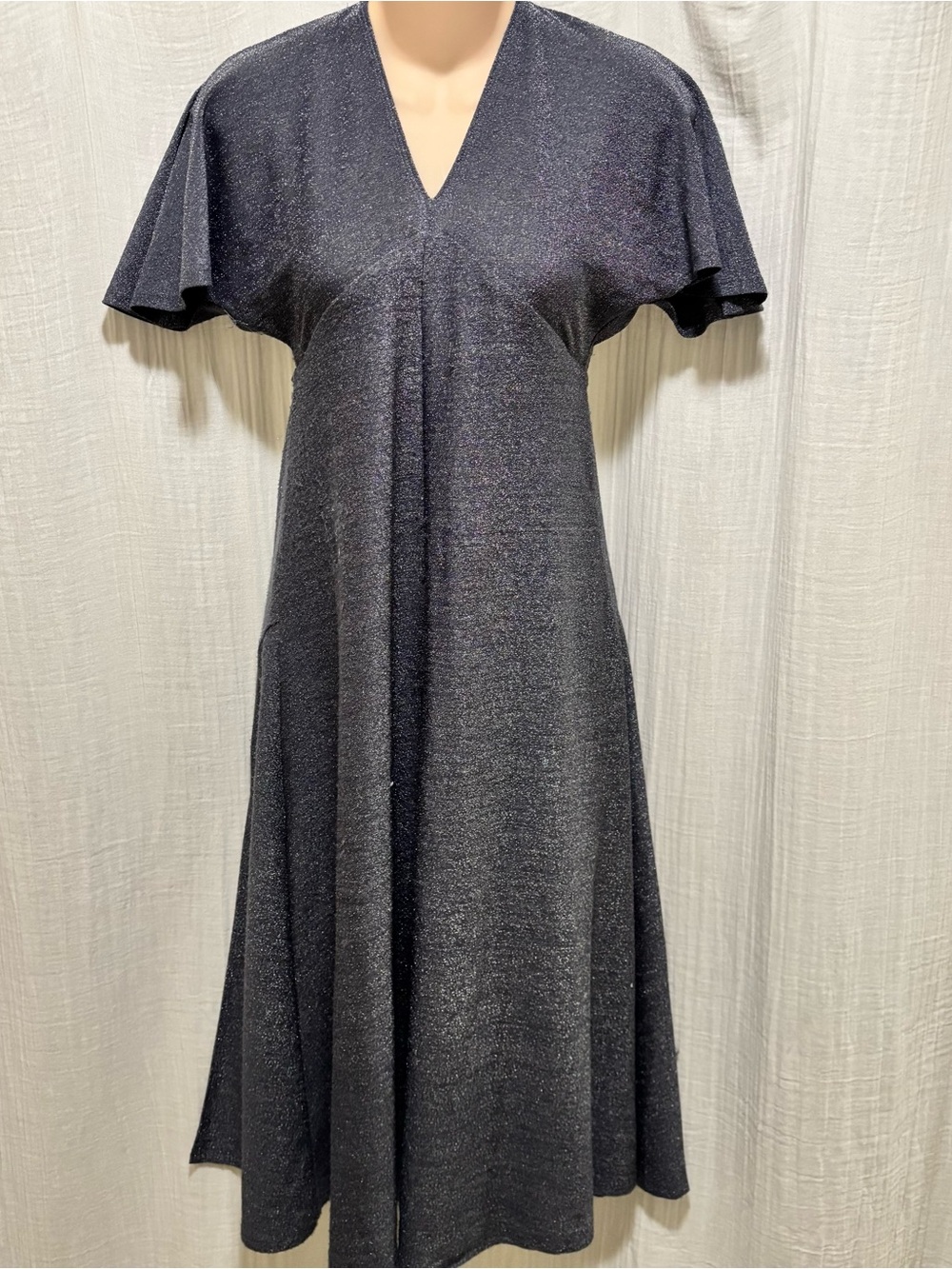 LA Threads Women’s PS Silver Sparkle A-Line V-Neck Flutter Sleeve Midi
